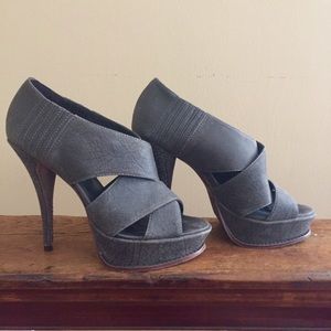 Elizabeth & James Milla Textured Sandals
